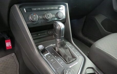 Volkswagen Tiguan II, 2018 год, 1 840 000 рублей, 18 фотография