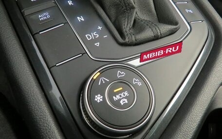 Volkswagen Tiguan II, 2018 год, 1 840 000 рублей, 19 фотография
