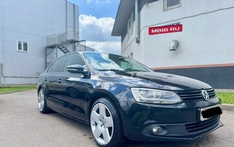 Volkswagen Jetta VI, 2012 год, 1 100 000 рублей, 3 фотография