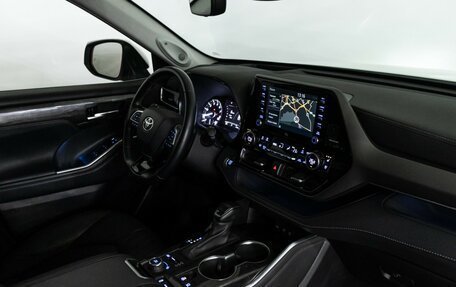 Toyota Highlander, 2021 год, 4 849 898 рублей, 28 фотография