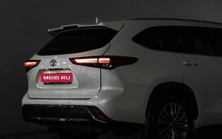 Toyota Highlander, 2021 год, 4 849 898 рублей, 34 фотография