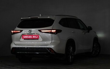 Toyota Highlander, 2021 год, 4 849 898 рублей, 33 фотография