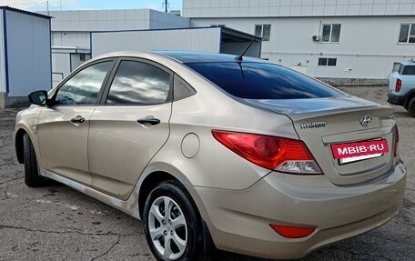 Hyundai Solaris II рестайлинг, 2011 год, 525 000 рублей, 4 фотография