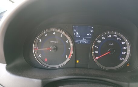 Hyundai Solaris II рестайлинг, 2011 год, 525 000 рублей, 17 фотография