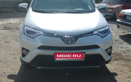 Toyota RAV4, 2019 год, 5 000 000 рублей, 4 фотография