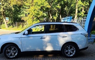 Mitsubishi Outlander III рестайлинг 3, 2013 год, 1 990 000 рублей, 1 фотография