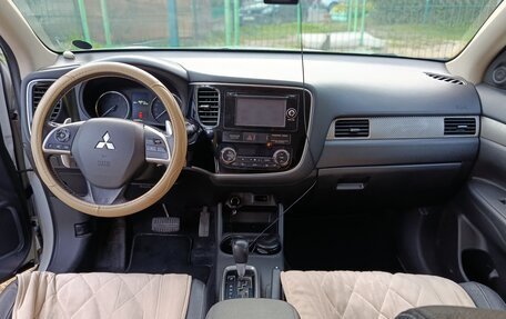 Mitsubishi Outlander III рестайлинг 3, 2013 год, 1 990 000 рублей, 20 фотография