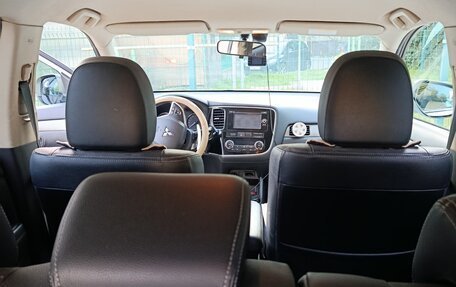 Mitsubishi Outlander III рестайлинг 3, 2013 год, 1 990 000 рублей, 26 фотография