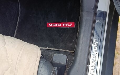 Mitsubishi Outlander III рестайлинг 3, 2013 год, 1 990 000 рублей, 25 фотография
