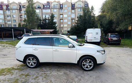 Mitsubishi Outlander III рестайлинг 3, 2013 год, 1 990 000 рублей, 34 фотография