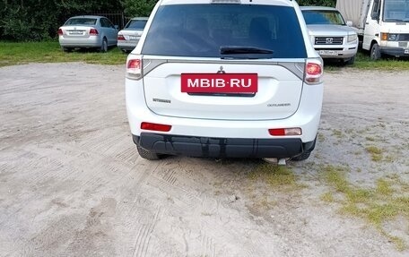 Mitsubishi Outlander III рестайлинг 3, 2013 год, 1 990 000 рублей, 32 фотография