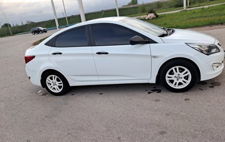 Hyundai Solaris II рестайлинг, 2015 год, 820 000 рублей, 5 фотография