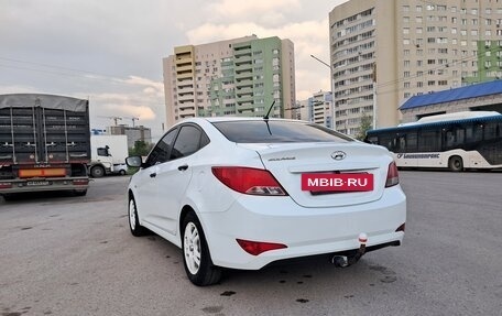 Hyundai Solaris II рестайлинг, 2015 год, 820 000 рублей, 4 фотография