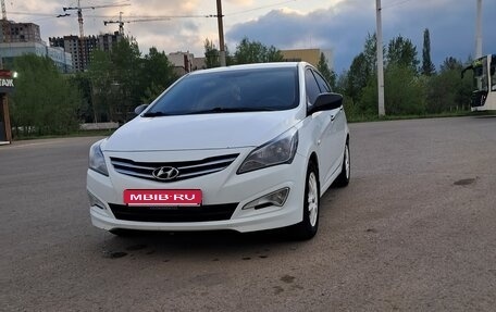 Hyundai Solaris II рестайлинг, 2015 год, 820 000 рублей, 1 фотография