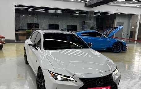 Lexus IS III, 2020 год, 3 960 000 рублей, 2 фотография