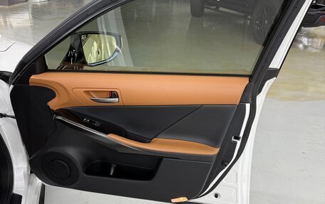 Lexus IS III, 2020 год, 3 960 000 рублей, 19 фотография