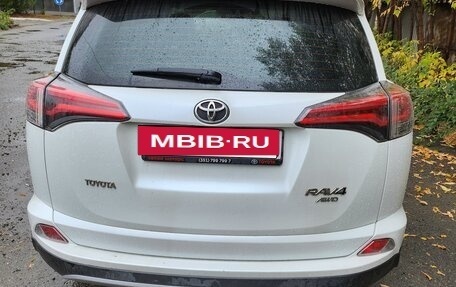 Toyota RAV4, 2018 год, 3 050 000 рублей, 4 фотография