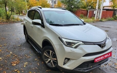 Toyota RAV4, 2018 год, 3 050 000 рублей, 9 фотография