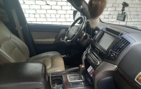 Toyota Land Cruiser 200, 2010 год, 2 800 000 рублей, 11 фотография