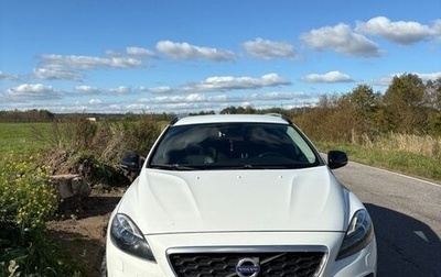 Volvo V40 II рестайлинг, 2015 год, 1 385 000 рублей, 1 фотография