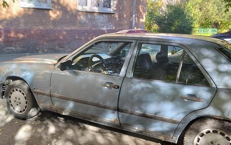 Mercedes-Benz W124, 1987 год, 230 000 рублей, 2 фотография