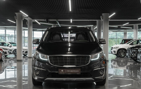 KIA Carnival III, 2017 год, 2 550 000 рублей, 3 фотография