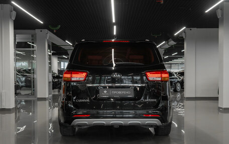 KIA Carnival III, 2017 год, 2 550 000 рублей, 6 фотография