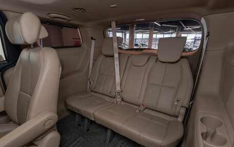KIA Carnival III, 2017 год, 2 550 000 рублей, 16 фотография