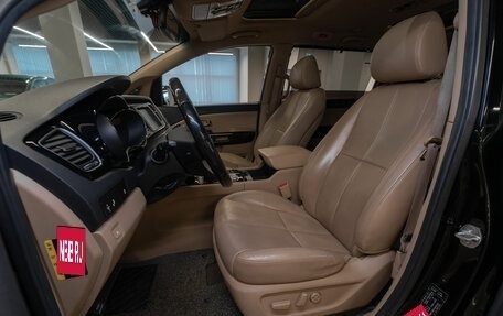 KIA Carnival III, 2017 год, 2 550 000 рублей, 8 фотография