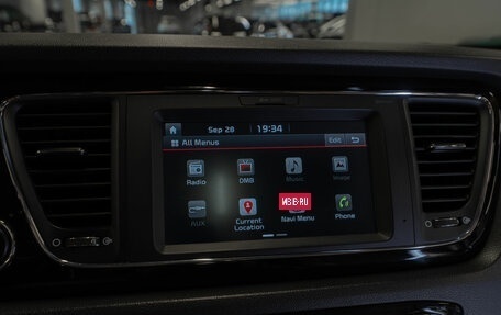 KIA Carnival III, 2017 год, 2 550 000 рублей, 23 фотография