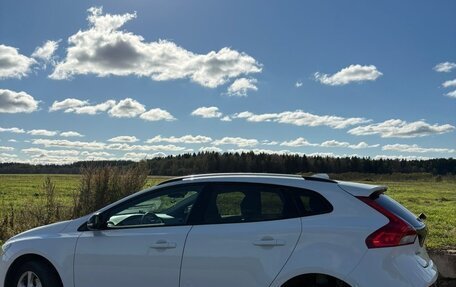 Volvo V40 II рестайлинг, 2015 год, 1 385 000 рублей, 2 фотография