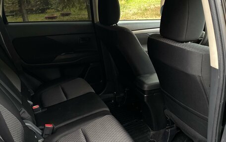 Mitsubishi Outlander III рестайлинг 3, 2012 год, 1 090 000 рублей, 14 фотография