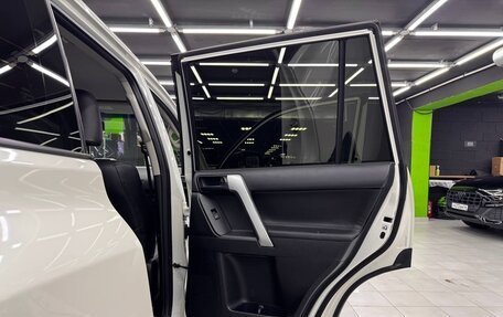 Toyota Land Cruiser Prado 150 рестайлинг 2, 2015 год, 3 500 000 рублей, 8 фотография