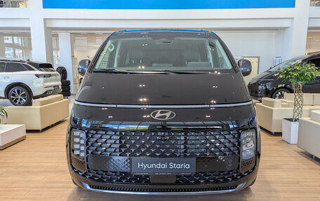 Hyundai Staria, 2024 год, 9 750 000 рублей, 2 фотография