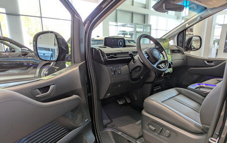 Hyundai Staria, 2024 год, 9 750 000 рублей, 17 фотография