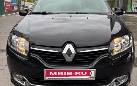 Renault Logan II, 2015 год, 650 000 рублей, 2 фотография