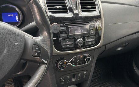 Renault Logan II, 2015 год, 650 000 рублей, 10 фотография