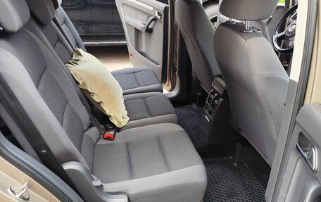 Volkswagen Touran III, 2011 год, 1 000 000 рублей, 10 фотография