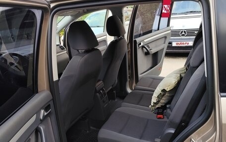 Volkswagen Touran III, 2011 год, 1 000 000 рублей, 11 фотография