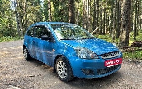 Ford Fiesta, 2005 год, 320 000 рублей, 2 фотография