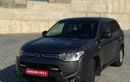 Mitsubishi Outlander III рестайлинг 3, 2013 год, 1 490 000 рублей, 1 фотография