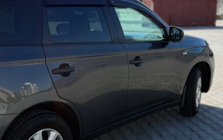 Mitsubishi Outlander III рестайлинг 3, 2013 год, 1 490 000 рублей, 6 фотография