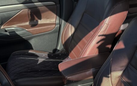 Mitsubishi Outlander III рестайлинг 3, 2013 год, 1 490 000 рублей, 10 фотография