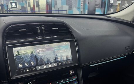 Jaguar F-Pace, 2017 год, 2 990 000 рублей, 7 фотография