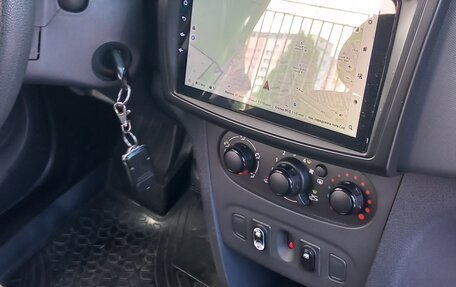 Renault Sandero II рестайлинг, 2017 год, 720 000 рублей, 4 фотография