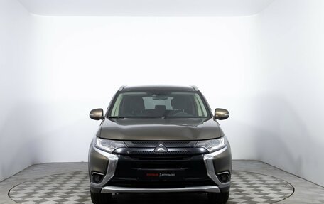 Mitsubishi Outlander III рестайлинг 3, 2018 год, 1 640 000 рублей, 2 фотография