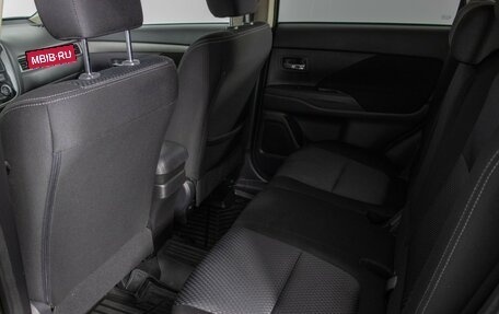 Mitsubishi Outlander III рестайлинг 3, 2018 год, 1 640 000 рублей, 11 фотография
