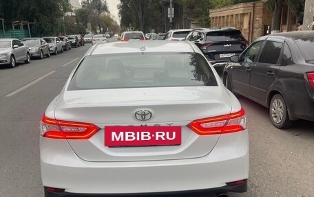 Toyota Camry, 2018 год, 2 650 000 рублей, 3 фотография