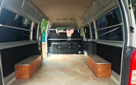 Toyota HiAce H200, 2015 год, 4 000 000 рублей, 4 фотография