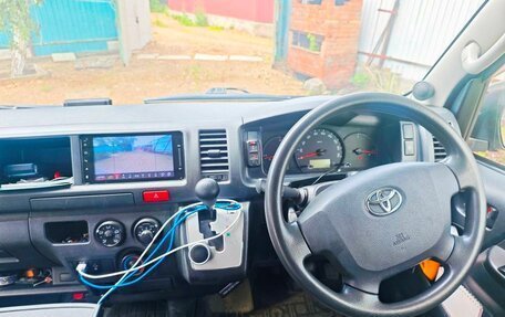Toyota HiAce H200, 2015 год, 4 000 000 рублей, 8 фотография